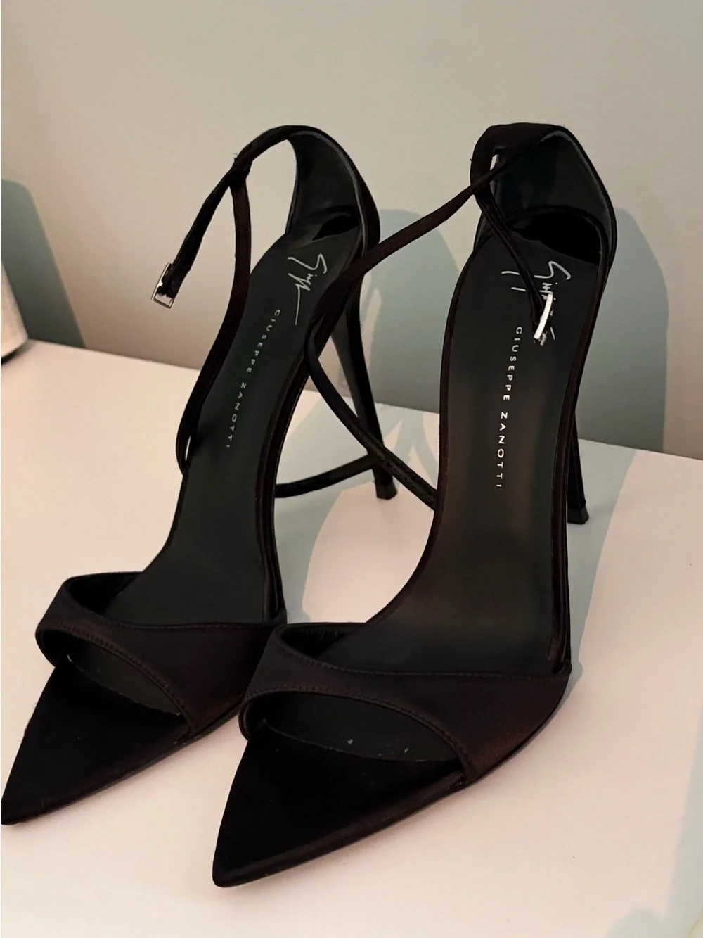 Giuseppe Zanotti Intriigo Shell 105 Heels Women sz US 7.5/EU 38 Black Ankle Stra